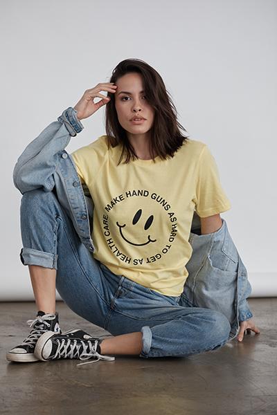 HANDGUNS AND HEALTH CARE BASIC TEE