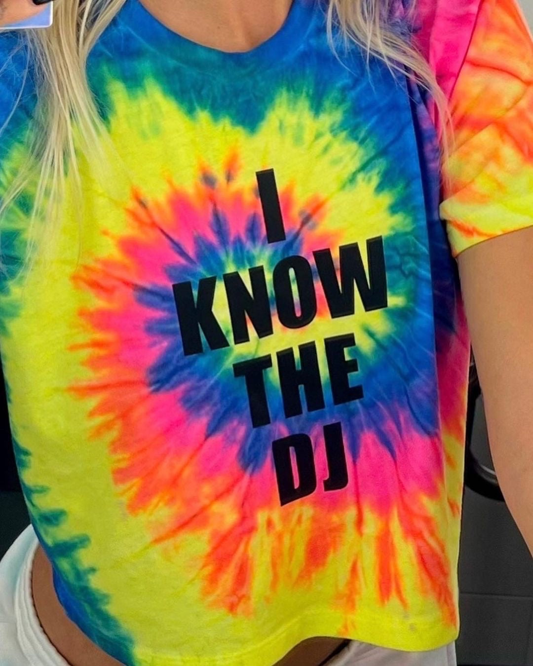 I KNOW THE DJ [TIE DYE CROP TEE]